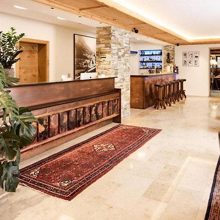 "Quality Hosts Arlberg" Hotel Garni Moessmer Sankt Anton am Arlberg Exterior photo