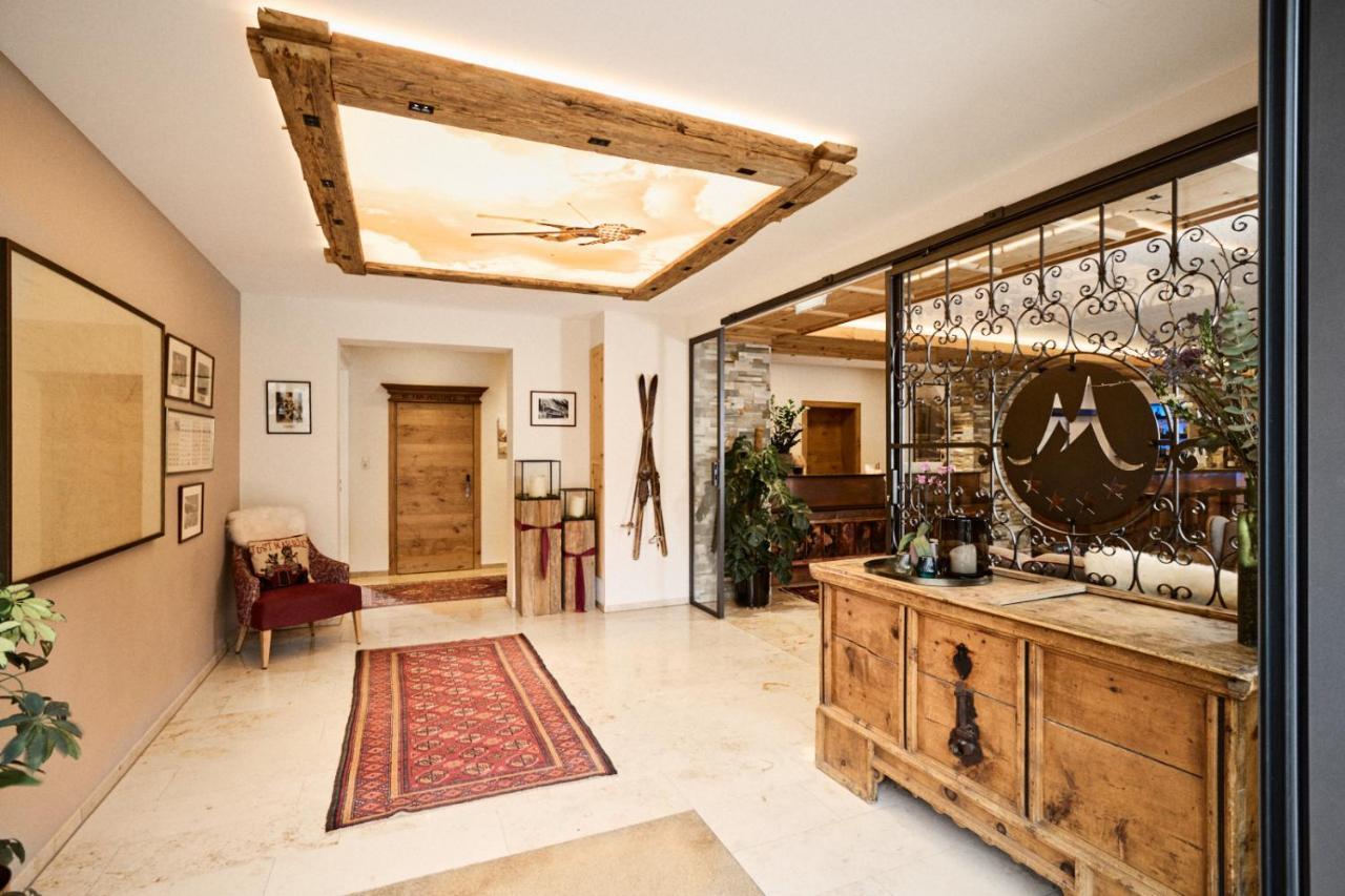 "Quality Hosts Arlberg" Hotel Garni Moessmer Sankt Anton am Arlberg Exterior photo