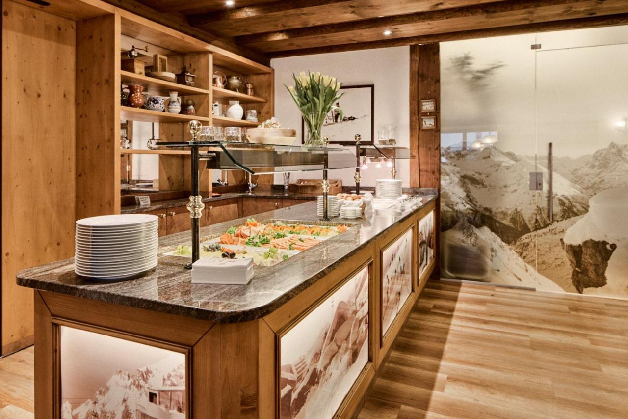 "Quality Hosts Arlberg" Hotel Garni Moessmer Sankt Anton am Arlberg Exterior photo