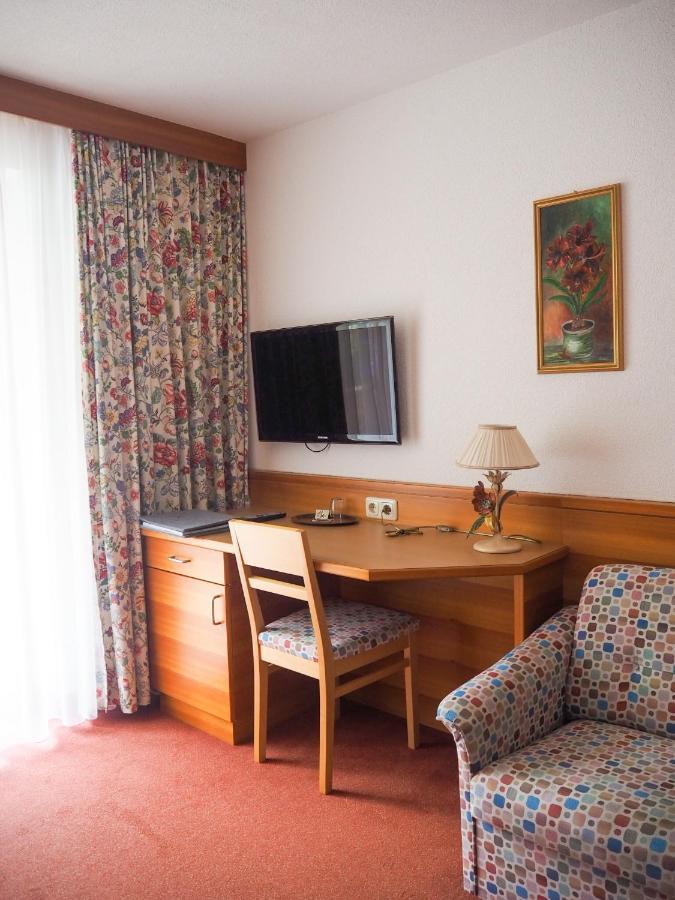 "Quality Hosts Arlberg" Hotel Garni Moessmer Sankt Anton am Arlberg Exterior photo