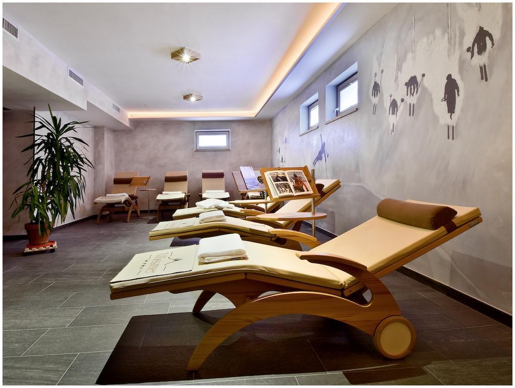"Quality Hosts Arlberg" Hotel Garni Moessmer Sankt Anton am Arlberg Exterior photo