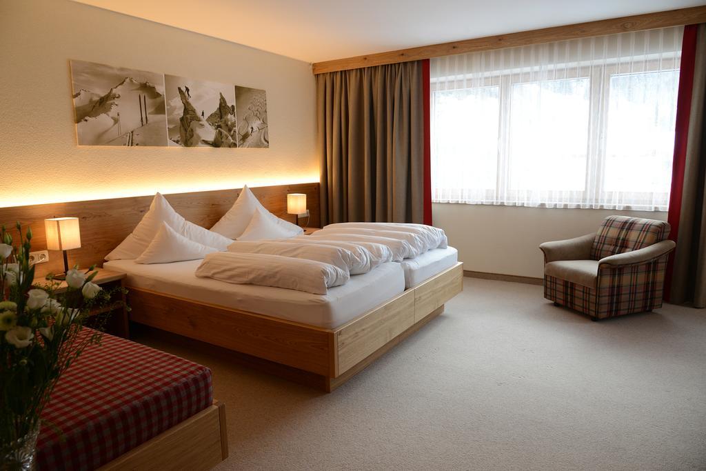 "Quality Hosts Arlberg" Hotel Garni Moessmer Sankt Anton am Arlberg Exterior photo