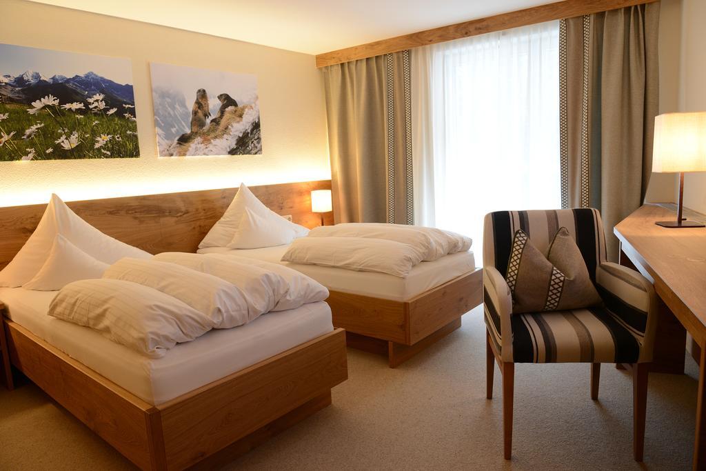 "Quality Hosts Arlberg" Hotel Garni Moessmer Sankt Anton am Arlberg Exterior photo