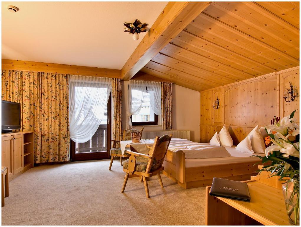 "Quality Hosts Arlberg" Hotel Garni Moessmer Sankt Anton am Arlberg Exterior photo
