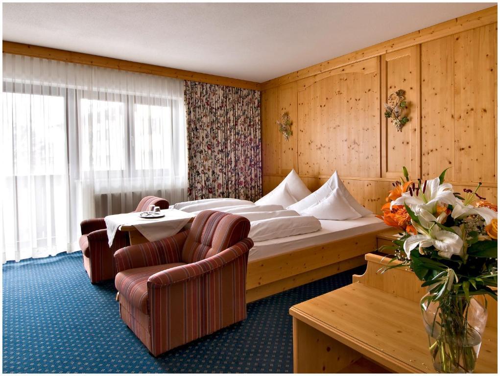 "Quality Hosts Arlberg" Hotel Garni Moessmer Sankt Anton am Arlberg Exterior photo
