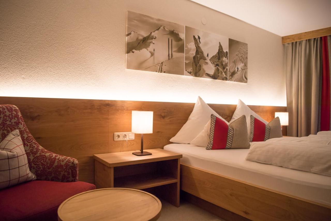 "Quality Hosts Arlberg" Hotel Garni Moessmer Sankt Anton am Arlberg Exterior photo